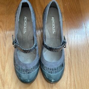 Aerosoles patent leather crocodile grey Mary Jane